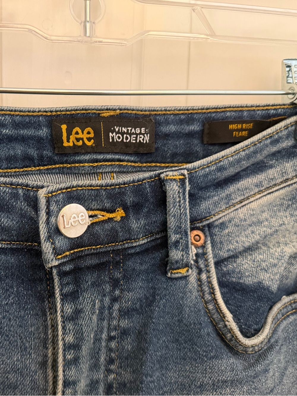 Lee Vintage Modern High-Rise Flare Jeans - Size 29 - Picture 4 of 6